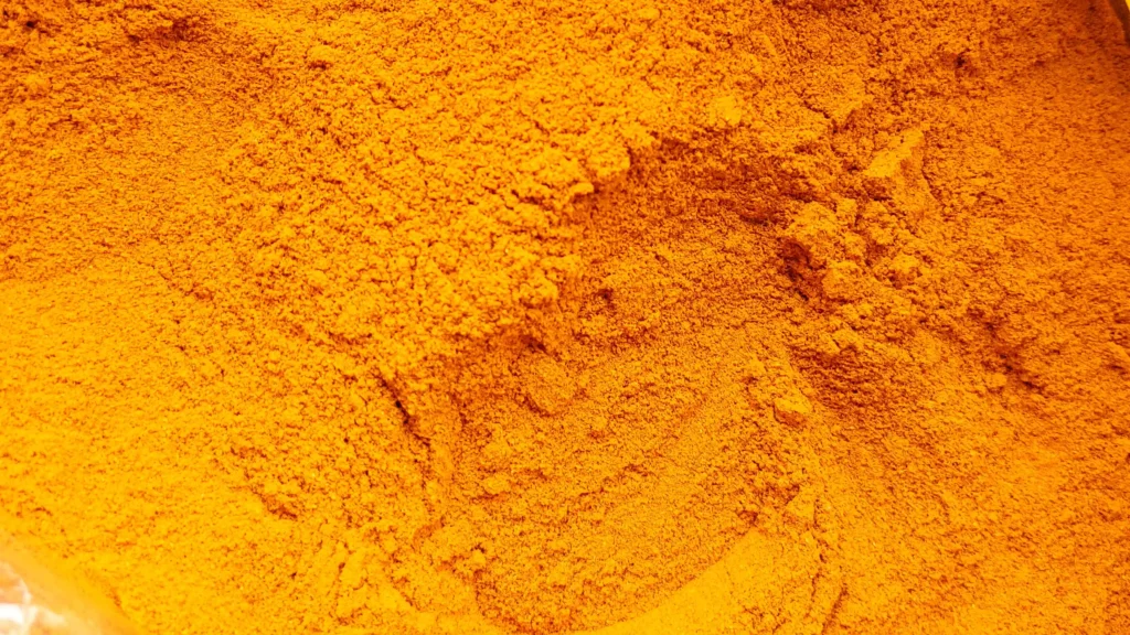 Kandungan Kurkumin Kunyit: Kadar, Faktor Pengaruh, Dan Manfaatnya Berdasarkan Penelitian Ilmiah 1 Kandungan Kurkumin Kunyit Bubuk (Turmeric Powder) Diindikasikan Oleh Warna Dan Kecerahan